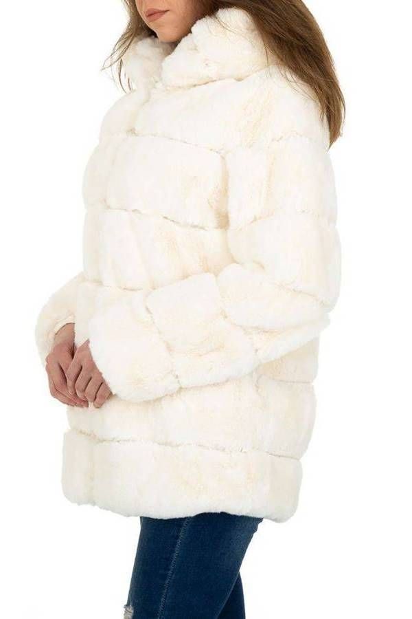 jacket fur hood white.