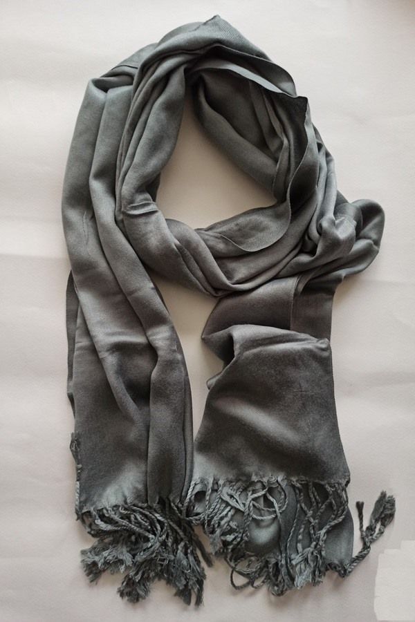 scarf grey.
