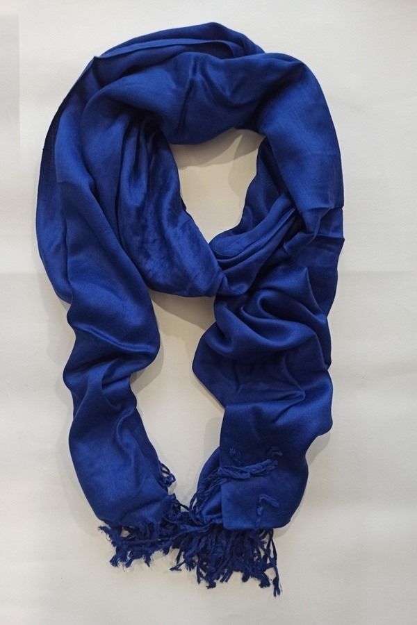scarf blue.