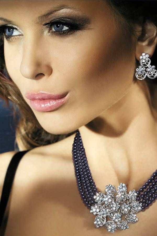 set jewelry pearls necklace earrings purple.