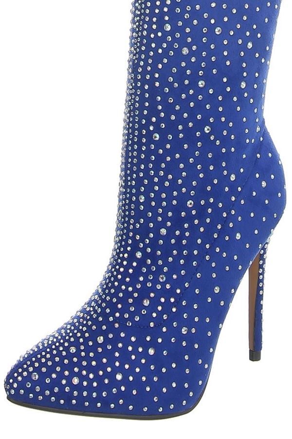 overknee blue boots with strass decoration.