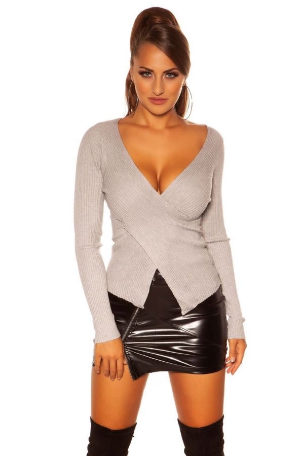 pullover knitted asymmetric gray.