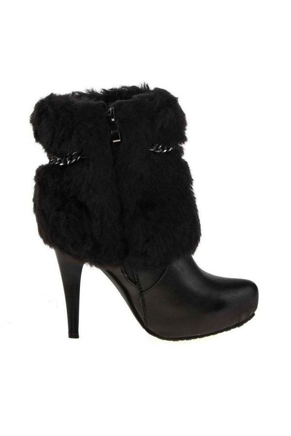 woman ankle boot decorated with fur and metallic silver chain black