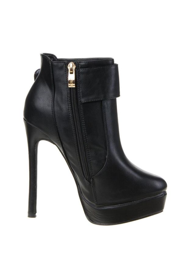 high heels ankle boot decorated with buckle black